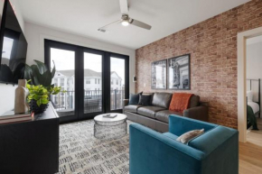 Walk to nightlife, Vanderbilt, Minutes to Broadway